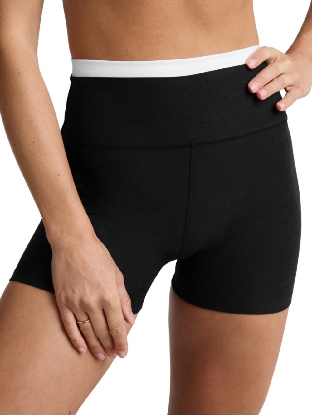 NWT Beyond Yoga Spacedye Layered 3” short Black M